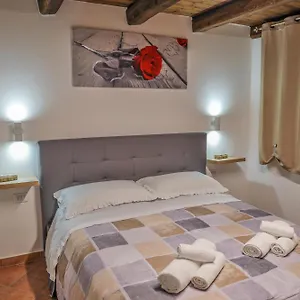 https://la-folkloressa-apartments.sicilyhotelsitaly.net