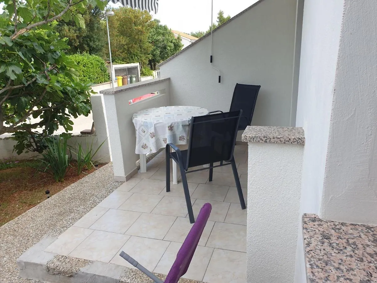 Apartment Luna Malinska